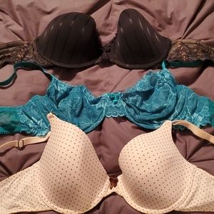 (3) 36D bra lot.